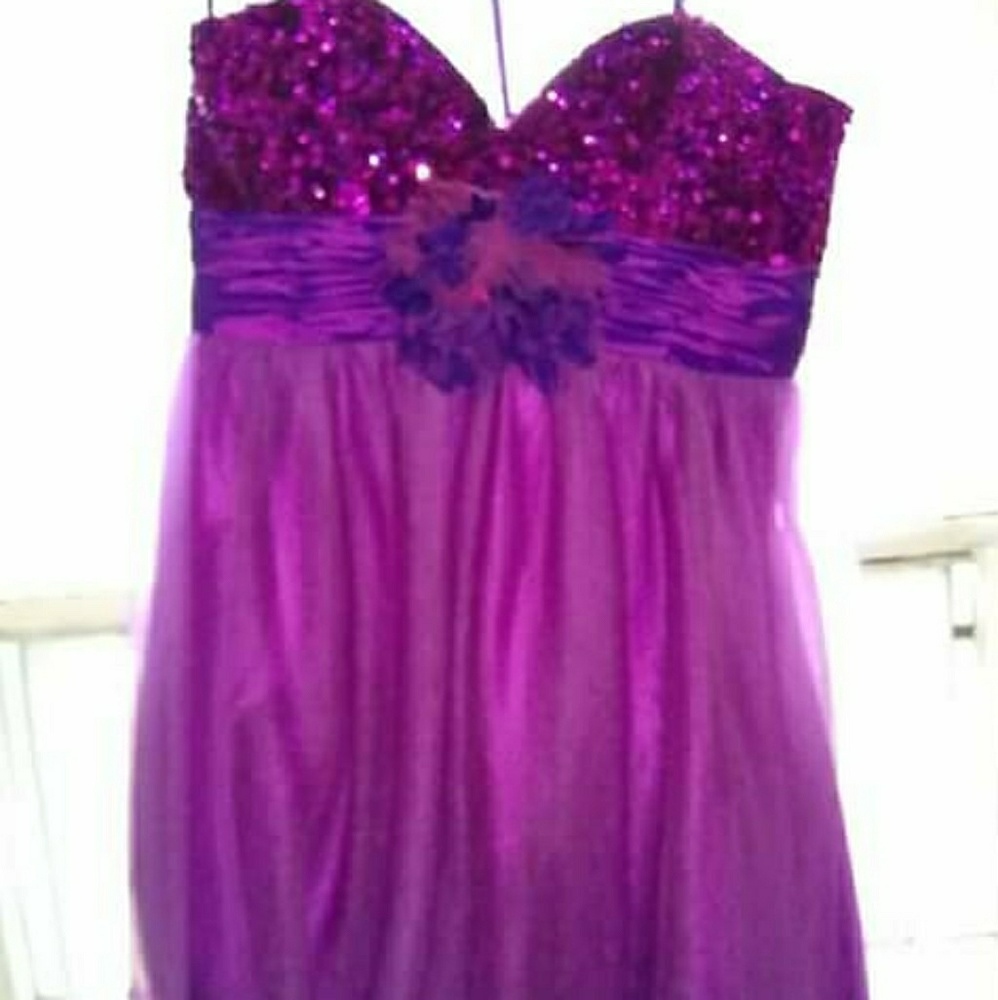 Sleeveless prom dress w/ matching shoes